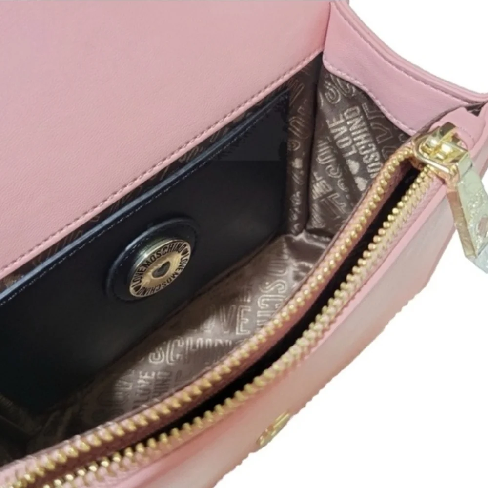 Love Moschino Borsa Pink Quilted Heart Stud Crossbody Bag.